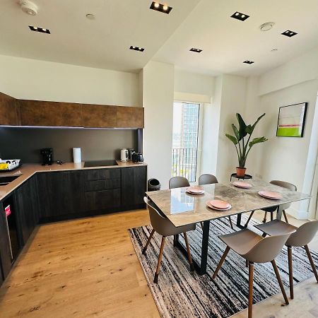 Luxury Central Flat With Stunning Views And Pool London Eksteriør billede