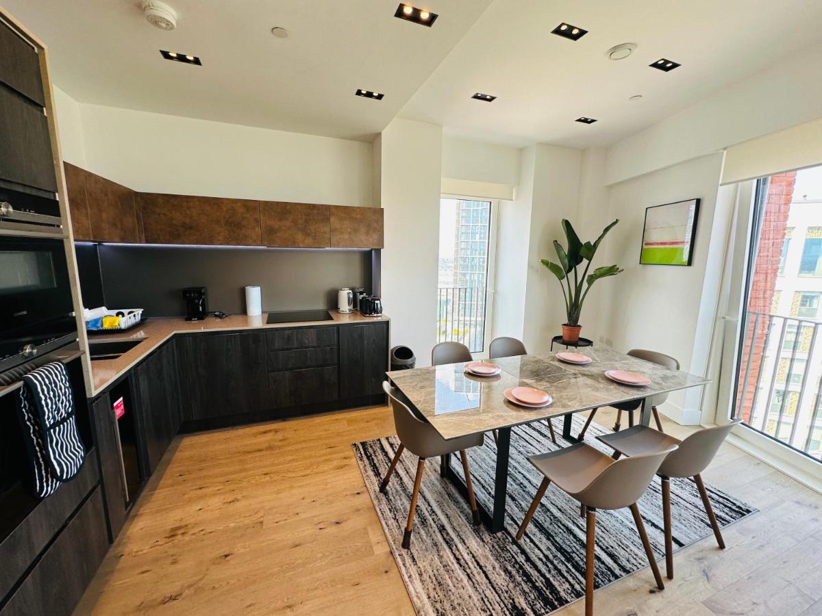 Luxury Central Flat With Stunning Views And Pool London Eksteriør billede