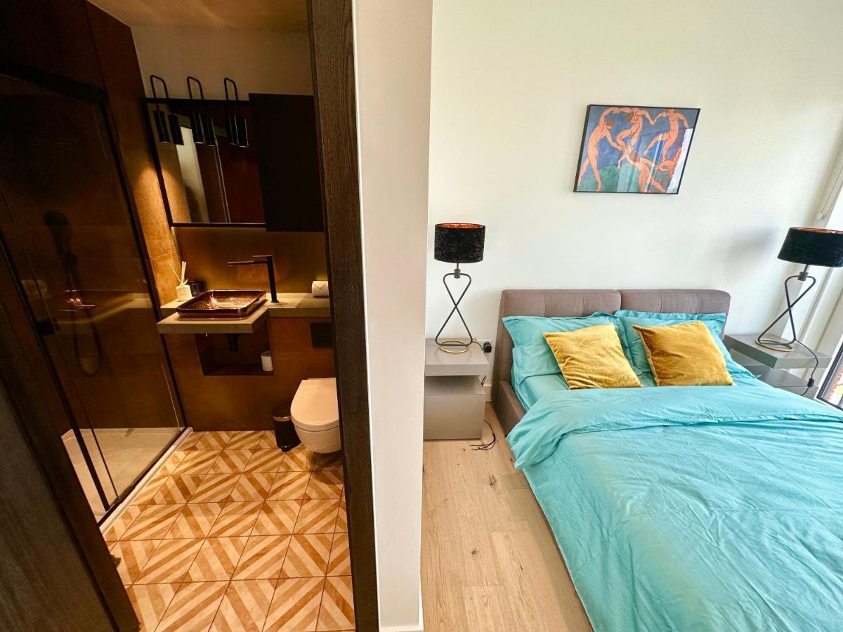 Luxury Central Flat With Stunning Views And Pool London Eksteriør billede