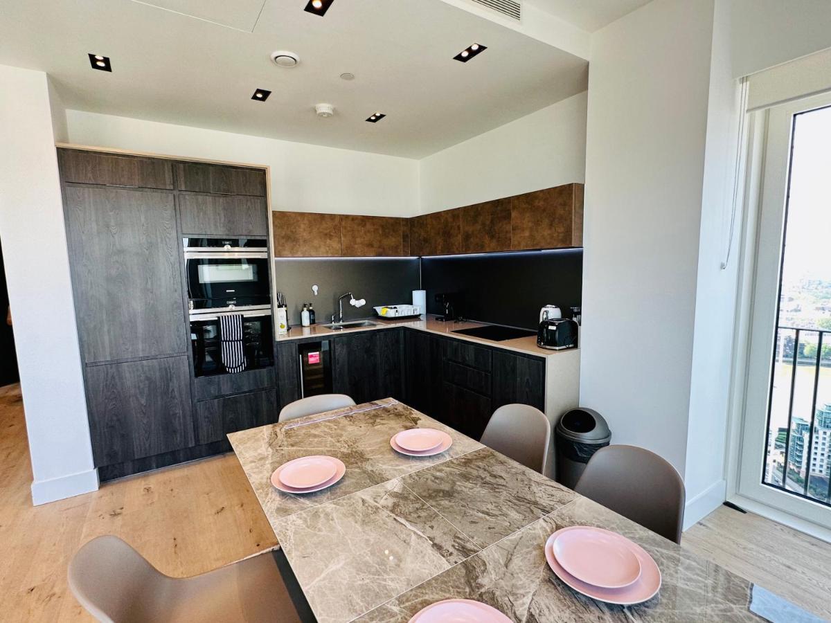 Luxury Central Flat With Stunning Views And Pool London Eksteriør billede
