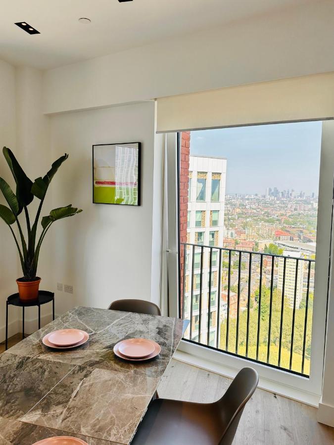 Luxury Central Flat With Stunning Views And Pool London Eksteriør billede