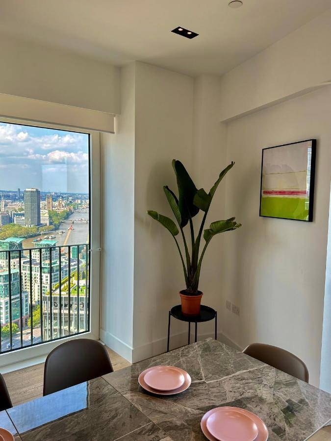 Luxury Central Flat With Stunning Views And Pool London Eksteriør billede
