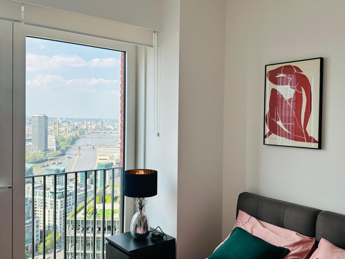 Luxury Central Flat With Stunning Views And Pool London Eksteriør billede